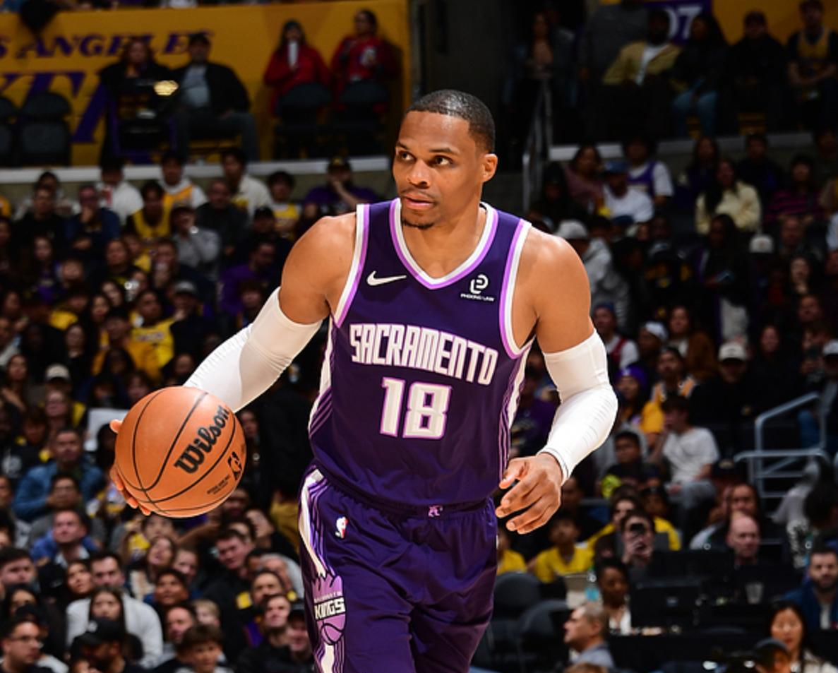 詹姆斯在快船比赛中大比分领先里程碑夜萨克拉门托国王调整名单，现场解说直呼：山东泰山强势反弹备战国王杯的简单介绍